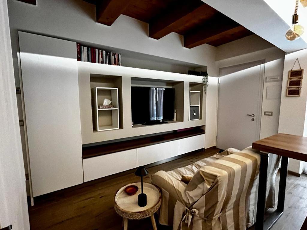 La Voce Del Mare 3 Apartment Чивитанова Марке Екстериор снимка